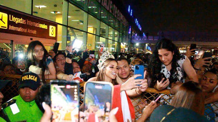 7 Potret Penyambutan Kepulangan Miss Grand International 2023 di Peru