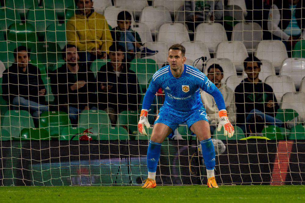Tom Heaton (twitter.com/TomHeatonGK)