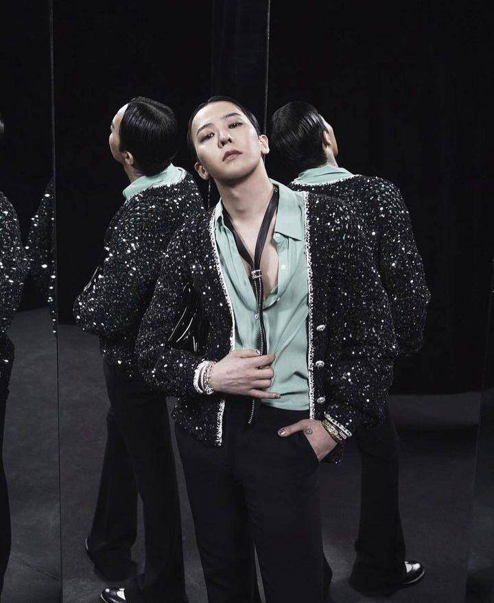 G-Dragon teken kontrak dengan Galaxy Corporation (instagram.com/xxxibgdrgn)