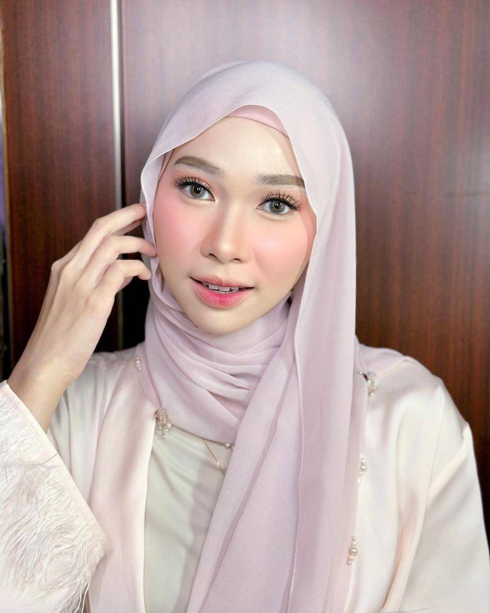 Korean makeup looks (instagram.com/sherlysely.makeup)