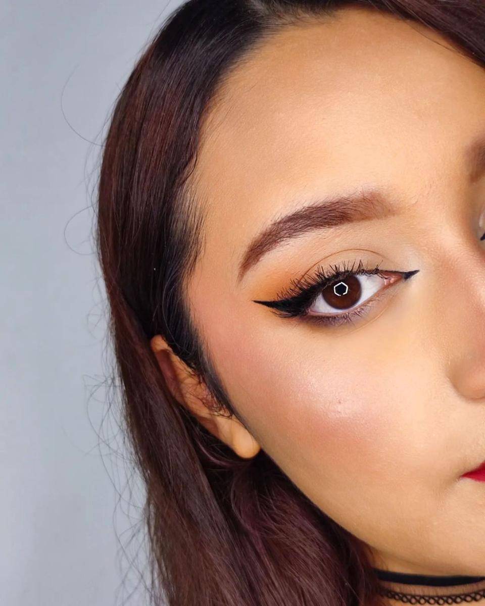 Siren eye makeup (instagram.com/ itshanandy15)
