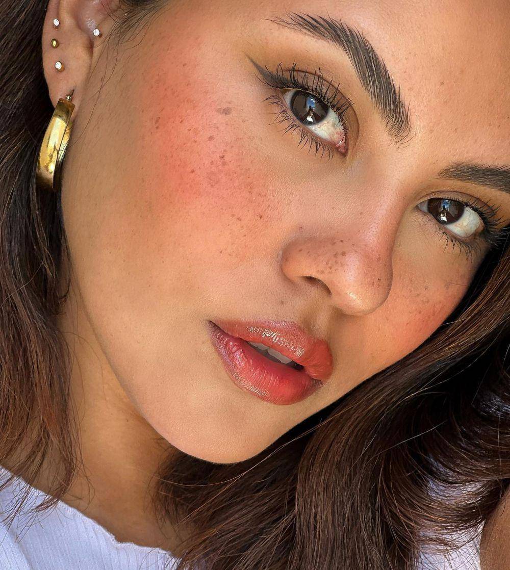 Strawberry makeup (instagram.com/makeupbysilviguz)