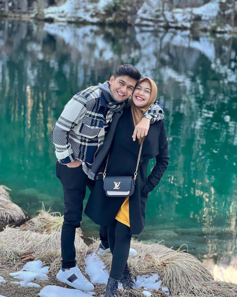 potret Ria Ricis dan Teuku Ryan kunjungi Danau Blausee, Swiss (instagram.com/teukuryantr)