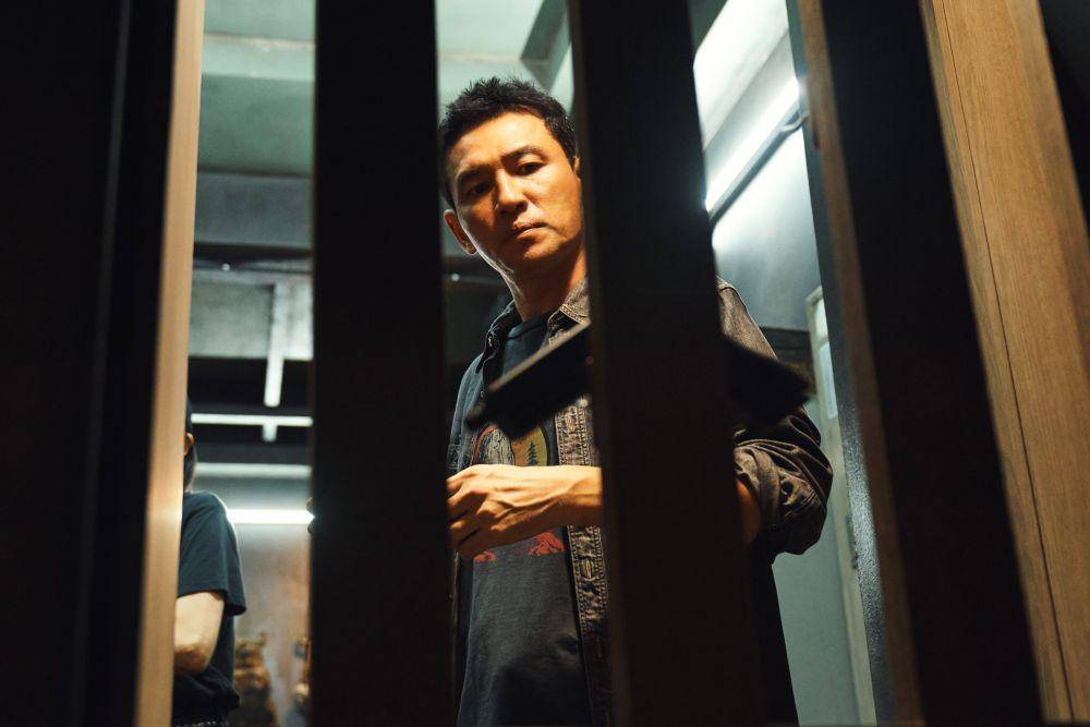 cuplikan Hwang Jung Min di film Mission: Cross (dok. KOFIC/Mission: Cross)