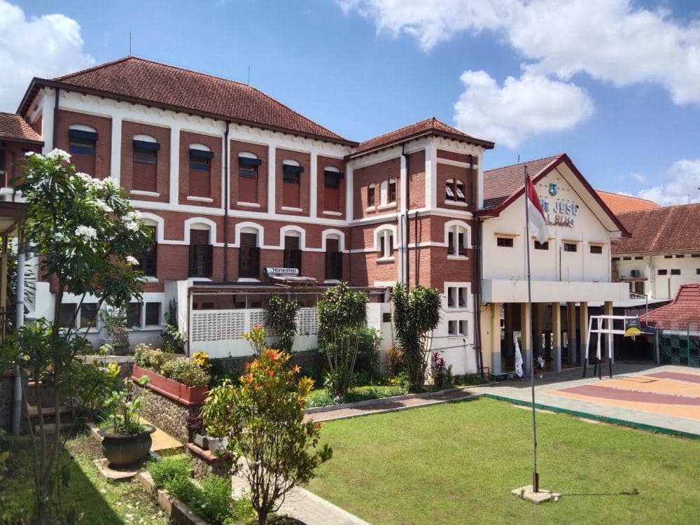 Kisah Sekolah Putri Katolik Pertama di Malang