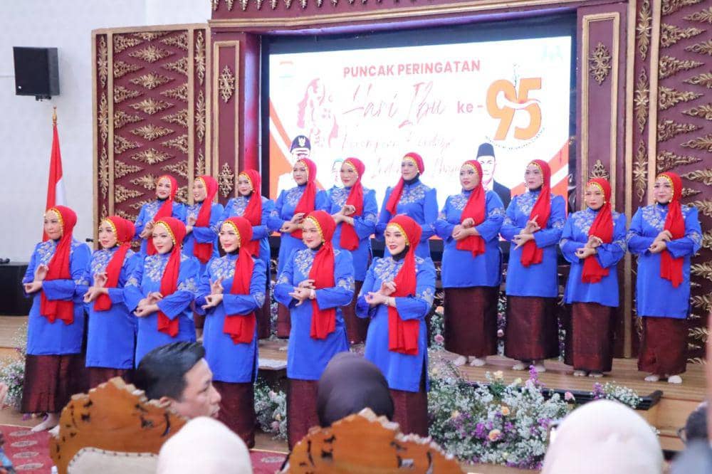 Peringatan hari ibu di lingkungan Pemkot Palembang (Dok. Kominfo Palembang)