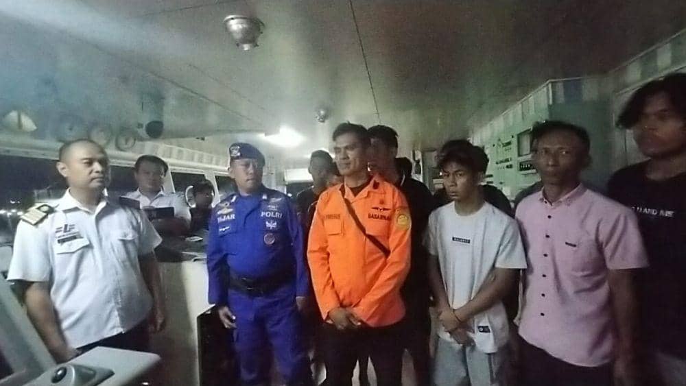 KM Vision Global Tenggelam, 13 Kru Selamat Dibawa ke Pelabuhan Bima