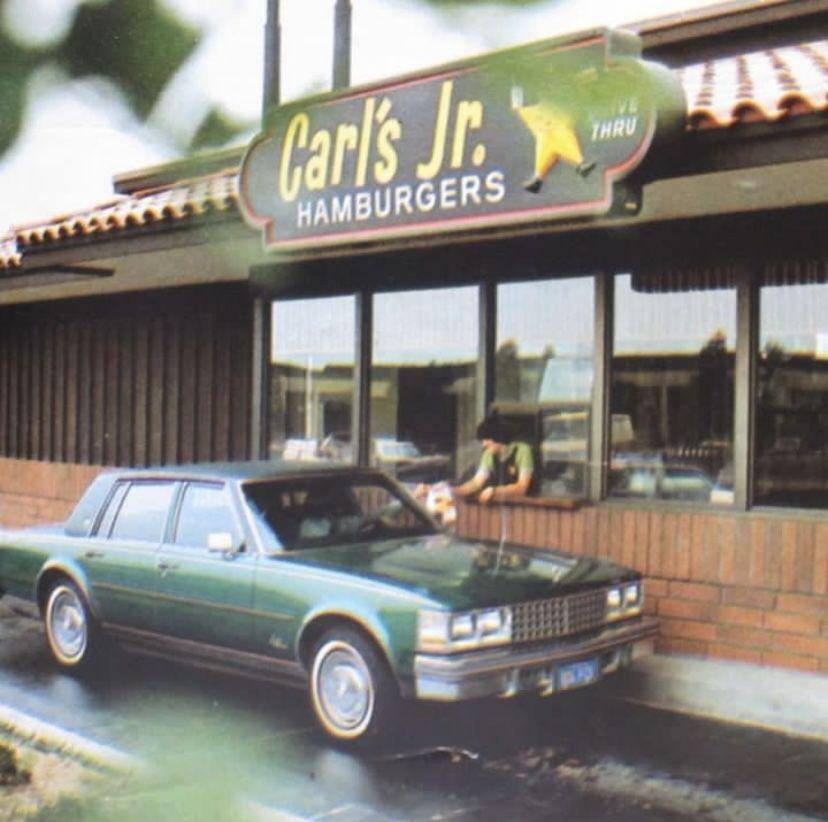 Potret gerai Carl’s Jr di masa lampau. (dok. Instagram @carlsjr)