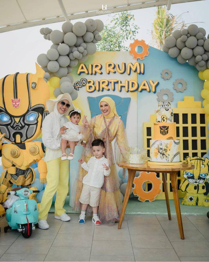 Dekorasi ultah Anak Irish Bella (instagram.com/lepartyquarter)