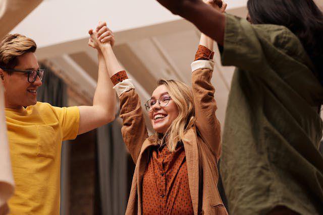Pribadi yang menyenangkan (Pexels.com/Mikael Blomkvist)