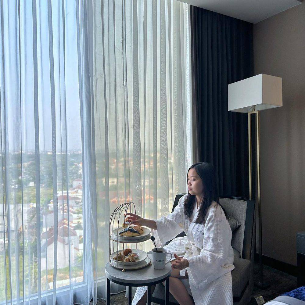Pengunjung. (Instagram.com/astonsidoarjo)