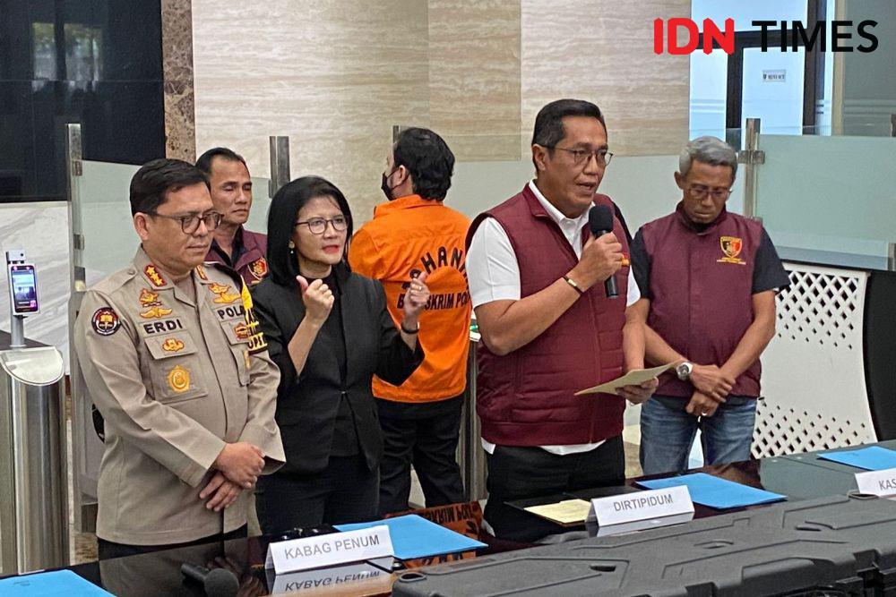 Polri Serahkan Dito Mahendra dan Belasan Senjata Api ke Kejari Jaksel (IDN Times/Irfan Fathurohman)