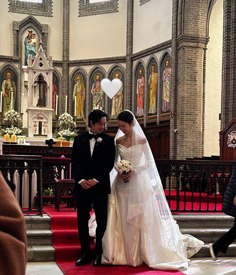 potret pernikahan Kim Dong Wook (twitter.com/1r_luvu)