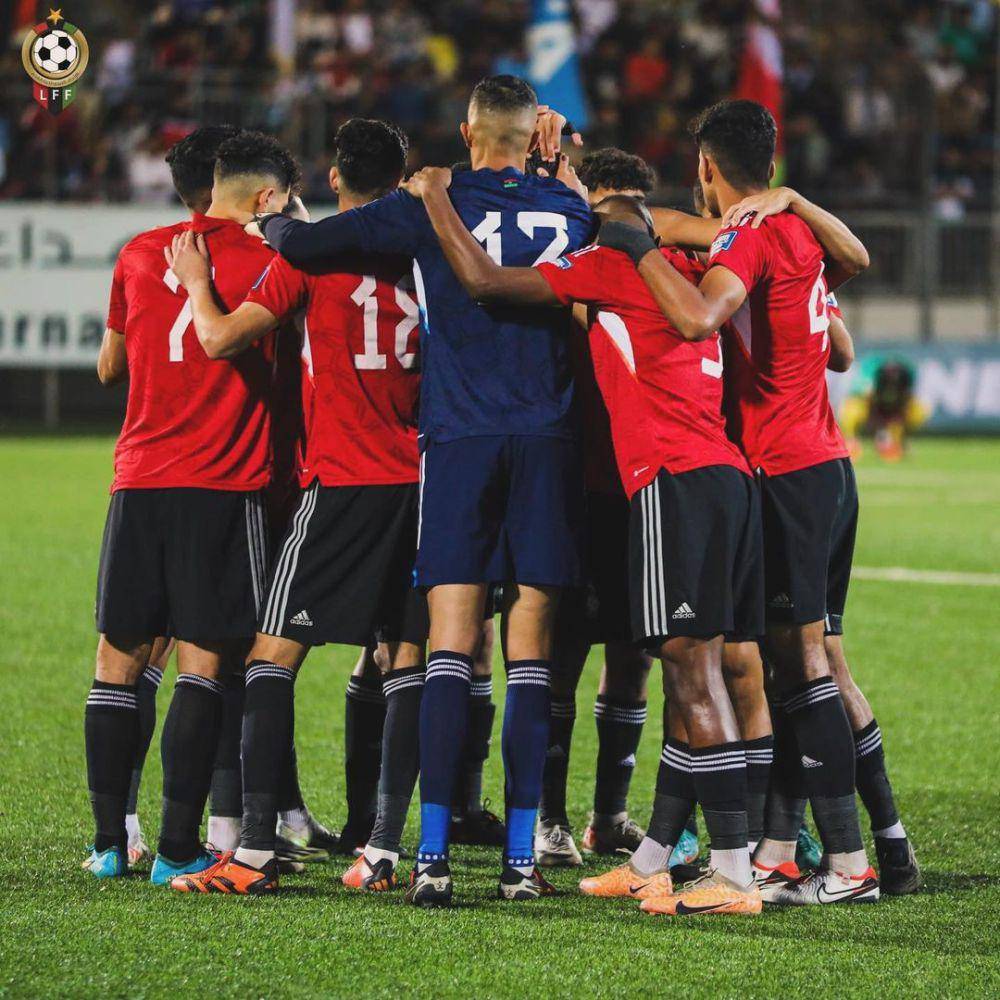 Pemain Libya berdiskusi sebelum laga kontra Kamerun di Kualifikasi Piala Dunia 2026. (instagram.com/abdallah_dagu)