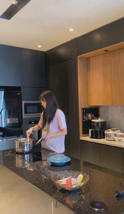 rumah Jojo dan Shanju (Instagram.com/jonatanchristie)