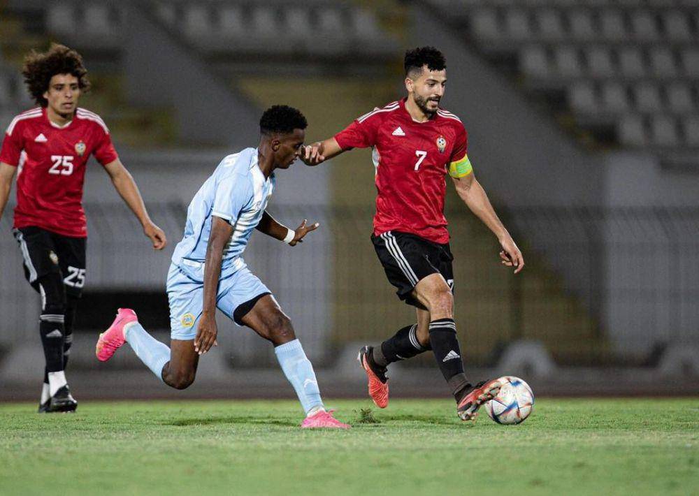 Playmaker Libya, Abdallah Dagou (kanan), kala bermain menghadapi Somalia. (instagram.com/abdallah_dagu)