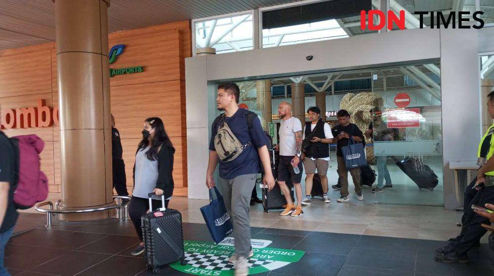 Ilustrasi penumpang di Bandara Internasional Lombok. (IDN Times/Muhammad Nasir)