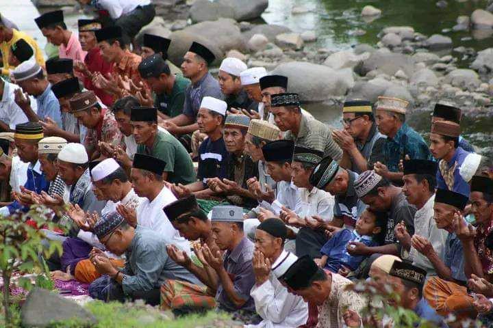 Ratusan Hektare Jagung Terancam Puso, Warga Bima Salat Minta Hujan