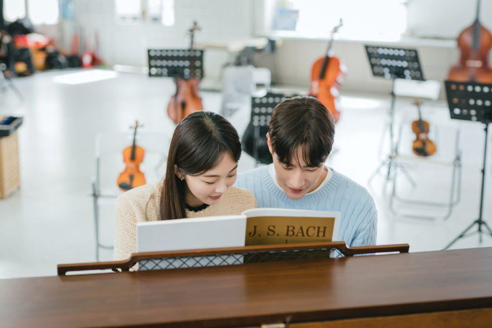 7 Sikap Bucin Ji Su Ho pada Do Hyeon Seo di Soundtrack #2, So Sweet!