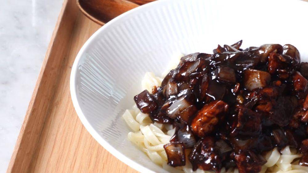 jjajangmyeon (YouTube.com/Jia Choi)