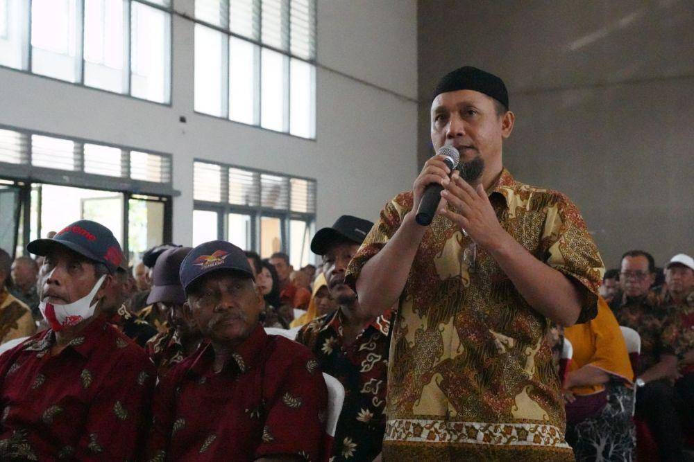 Kabar gembira bagi ketua RT/RW di Kabupaten Kediri. Bupati Kediri Hanindhito Himawan Pramana mengumumkan akan menaikkan insentif bulanan ketua RT/RW pada tahun 2024 mendatang. (Dok. Pemkab Kediri)