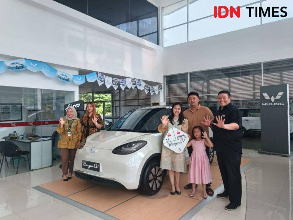 Wuling Arista Serahkan Unit Binguo EV ke Pembeli Pertama di Lampung