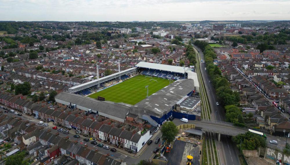 4 Fakta Kenilworth Road, Markas Luton Town yang Berada di Permukiman