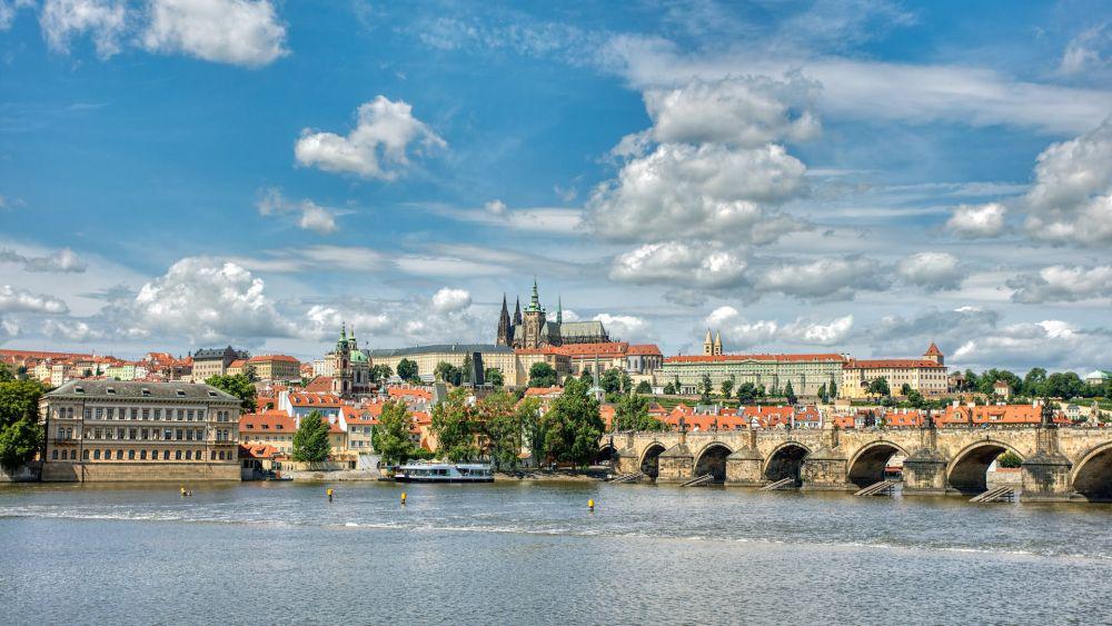 Praha, Republik Ceko (pexels.com/Branimir Cupar)