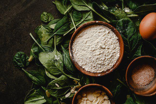 Tepung almond (pexels.com/Eva Bronzini)
