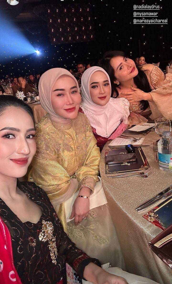 Anniversary ms glow (Instagram.com/ririe_fairuz)