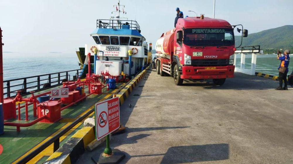 Build Up Stock BBM oleh Pertamina Patra Niaga ke Kepulauan Karimunjawa, Jepara. (Dok. Pertamina Patra Niaga RJBT)