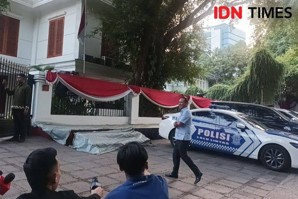 Bahlil Lahadalia hadir di rumah Prabowo jelang debat Cawapres pada Jumat (22/12/2023). (IDN Times/Dini Suciatiningrum)