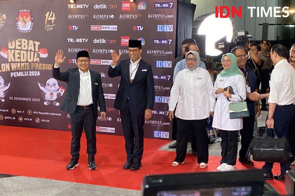 Pasangan Anies dan Cak Imin jelang debat Cawapres perdana pada Jumat (22/12/2023). (IDN Times/Irfan Fathurohman)
