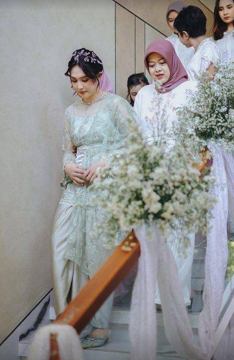 lamaran Rian Ardianto dan Ribka (Instagram.com/ribkasugiarto)