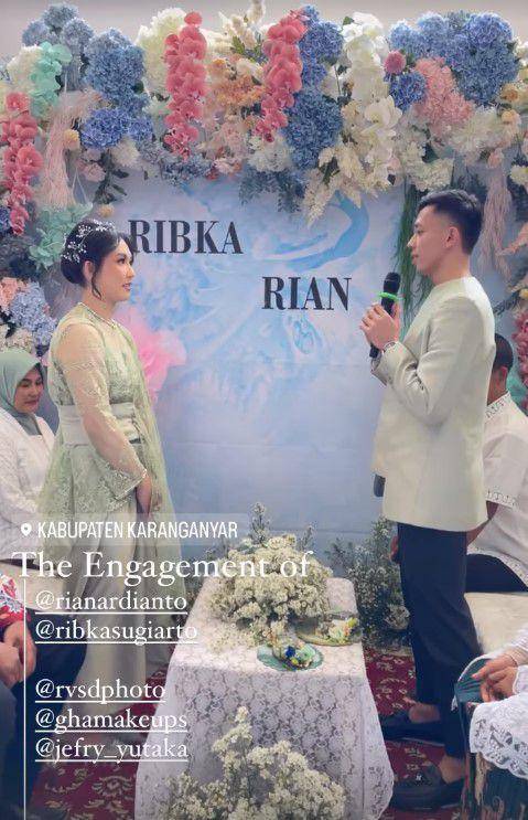 lamaran Rian Ardianto dan Ribka (Instagram.com/ribkasugiarto)