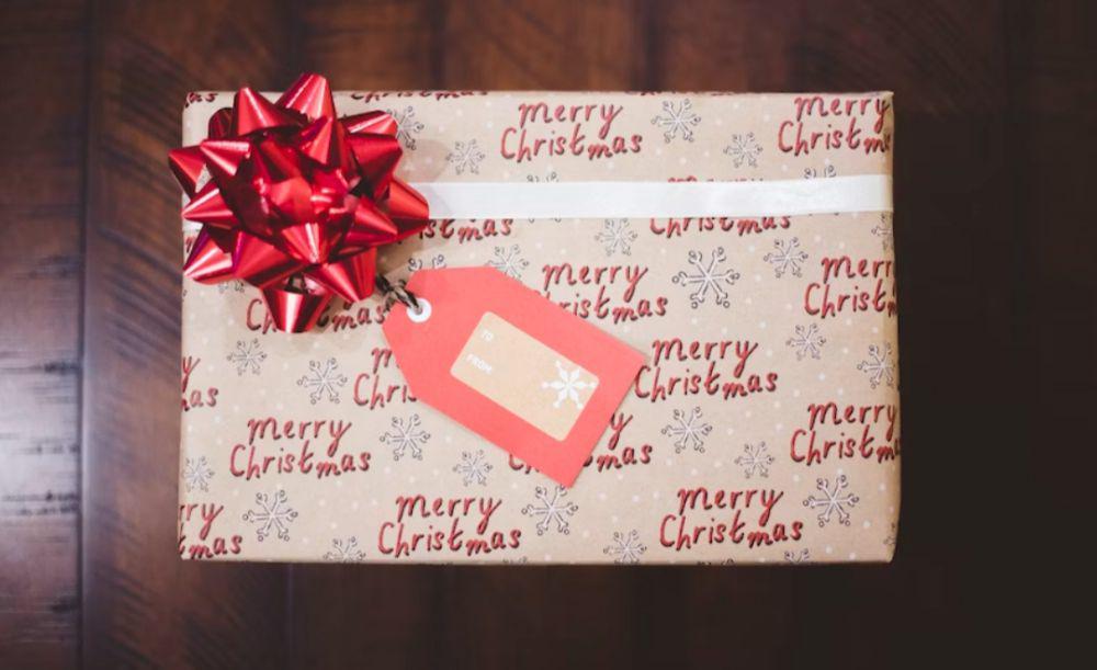 5 Pilihan Kado Natal Parfum untuk Pasangan, Bikin Dia Makin Sayang!