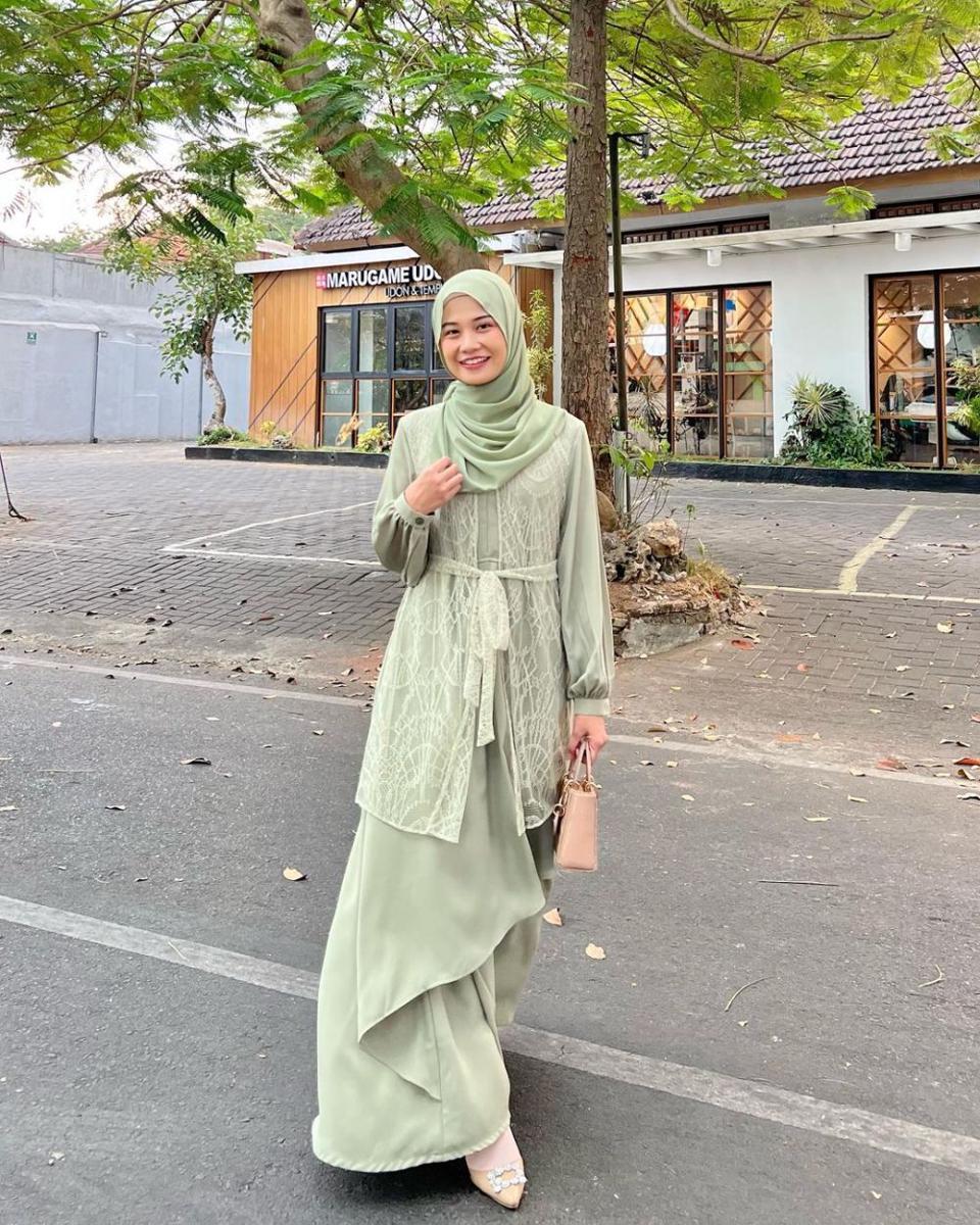 inspirasi OOTD ala Amelia Andani (instagram.com/ameliandanii)