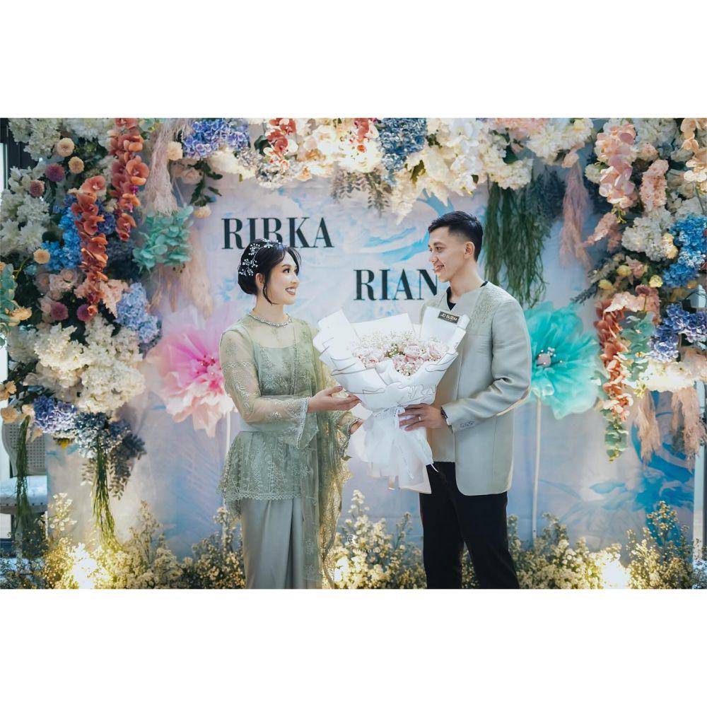 lamaran Rian Ardianto dan Ribka (Instagram.com/ribkasugiarto)