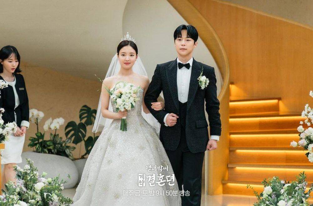 Lee Se Young dan Bae In Hyuk di drama The Story of Park's Marriage Contract (instagram.com/mbcdrama_now)