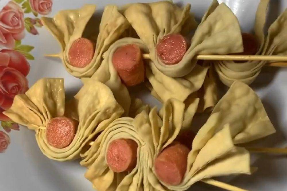 ilustrasi sate sosis pangsit (instagram.com/marmyutt)