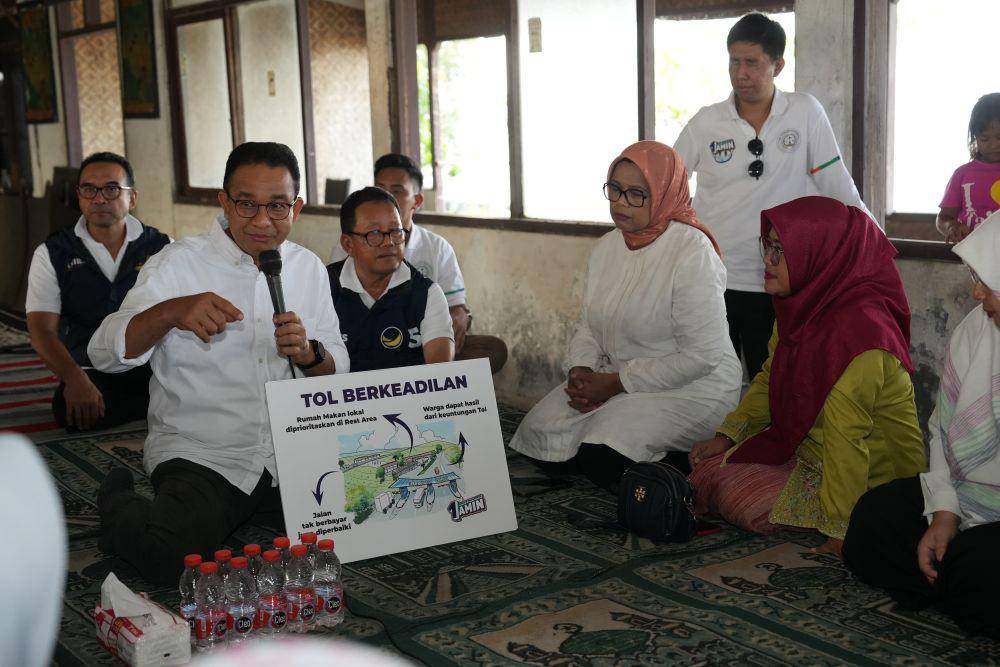 Capres nomor urut satu, Anies Baswedan ketika berkampanye di daerah Indramayu, Jawa Barat pada 23 Desember 2023. (Dokumentasi tim media AMIN)
