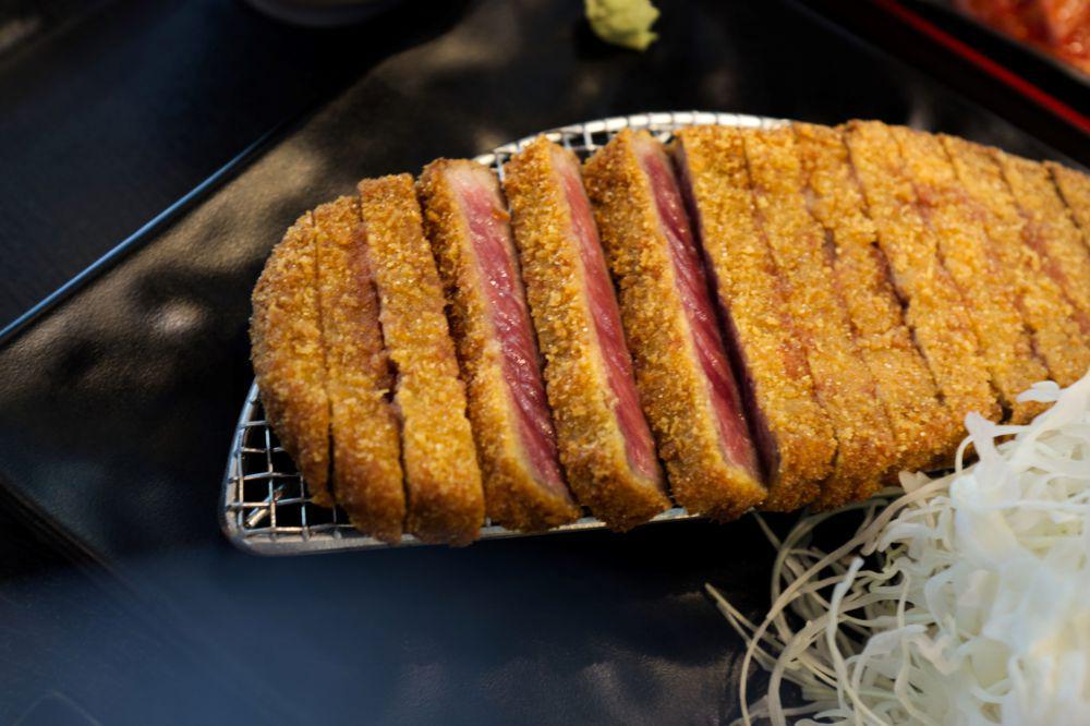 10 Tips Membuat Gyukatsu, Steak Goreng ala Jepang yang Juicy