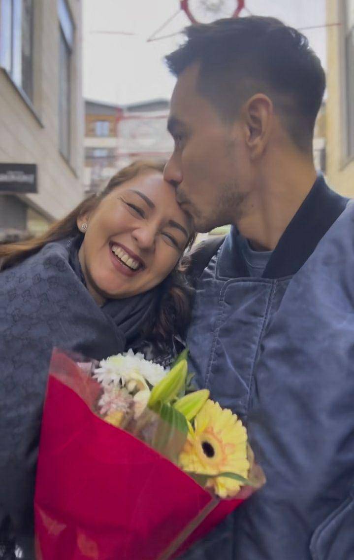momen kejutan hari ibu Donna Agnesia di Prancis (instagram.com/dagnesia)