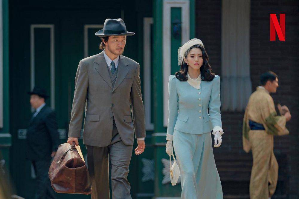 Han So Hee dan Jo Han Chul di Gyeongseong Creature (instagram.com/netflixkr)
