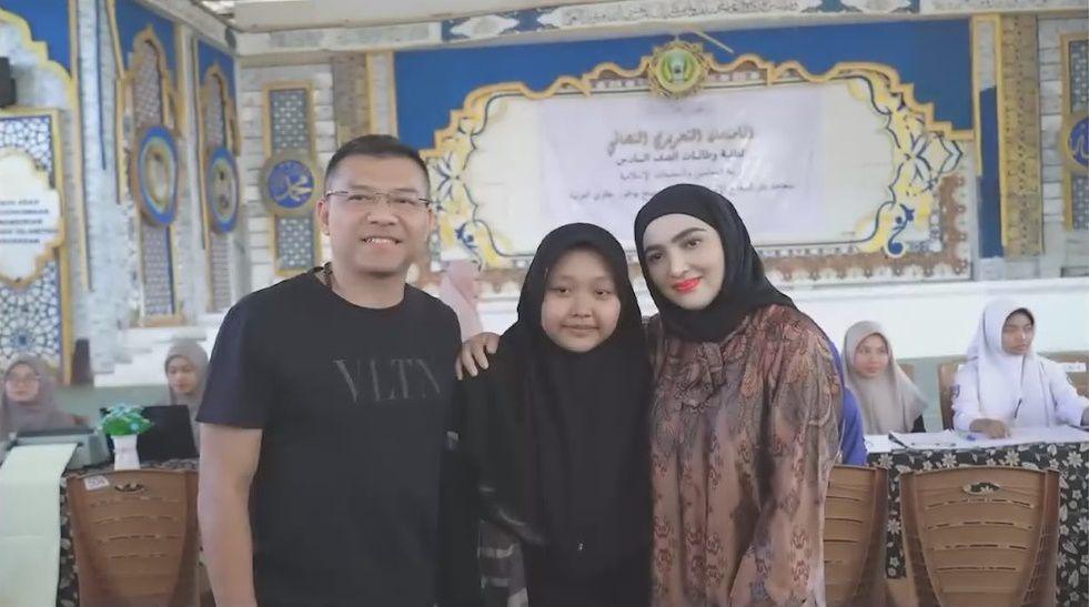 Ashanty antar anak pesantren (youtube.com/the hermansyah a6)