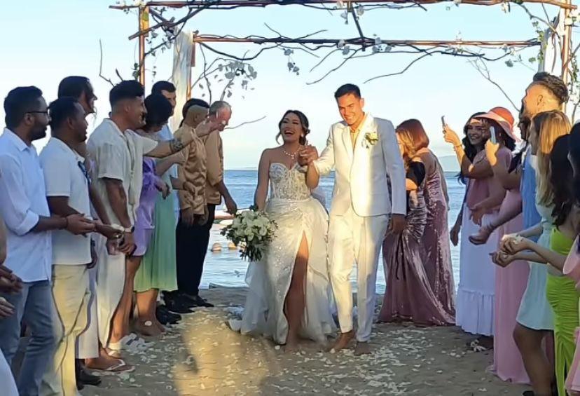 8 Potret Meriah Resepsi Pernikahan Amanda Gonzales dan Rontini di Bali