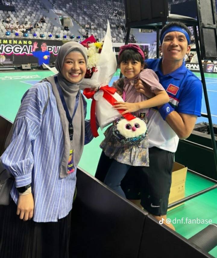 Natasha rizky nonton desta tenis (Instagram.com/citraciki)