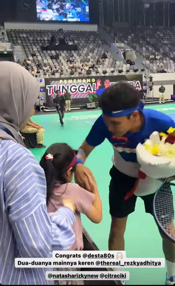 Natasha rizky nonton desta tenis (Instagram.com/citraciki)