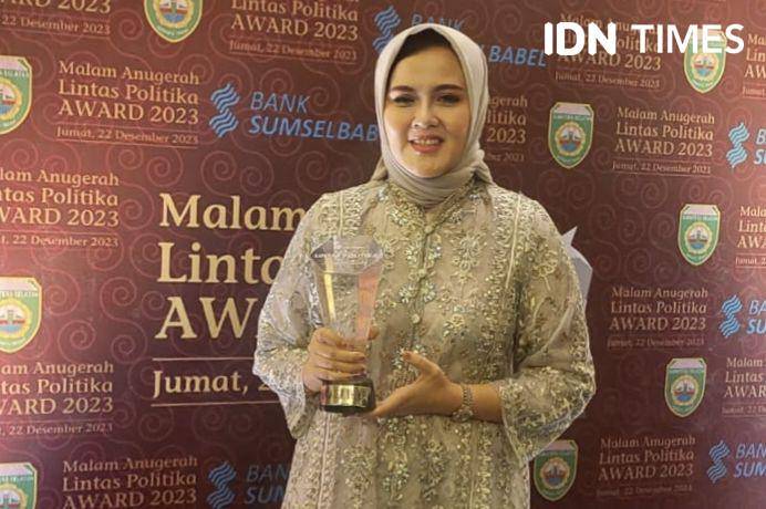 Nirmala Dewi eks manajemen Sriwijaya FC yang kini jadi Sekjen Perbasi mendapatkan penghargaan Tokoh Perempuan Inspiratif Nasional (IDN Times/Feny Maulia Agustin)