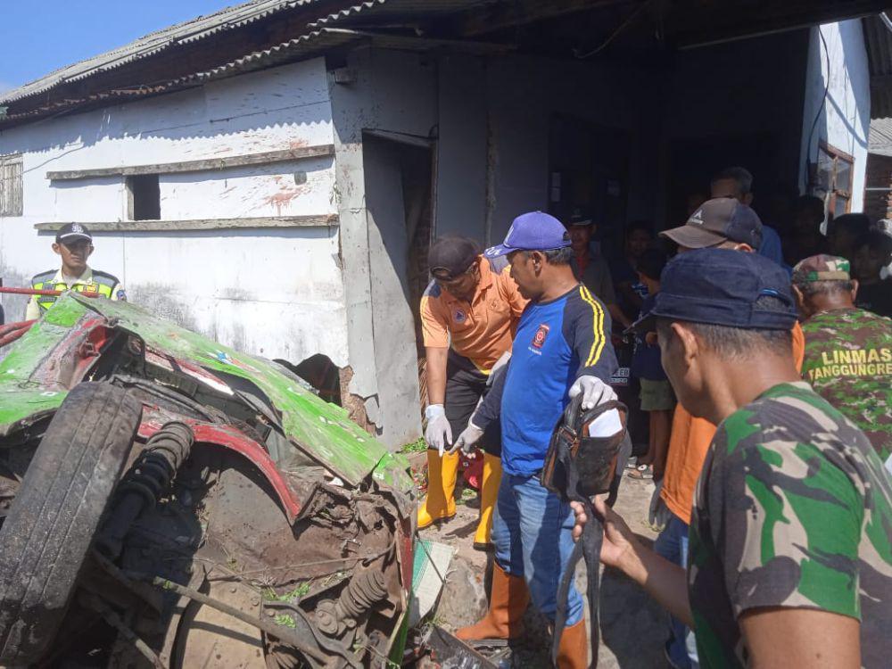 Kecelakaan mobil odong-odong disambar kereta api di Malang. (Dok. Polsek Kepanjen)